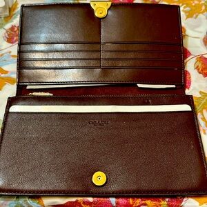 Authentic Coach Wallet NWOT
